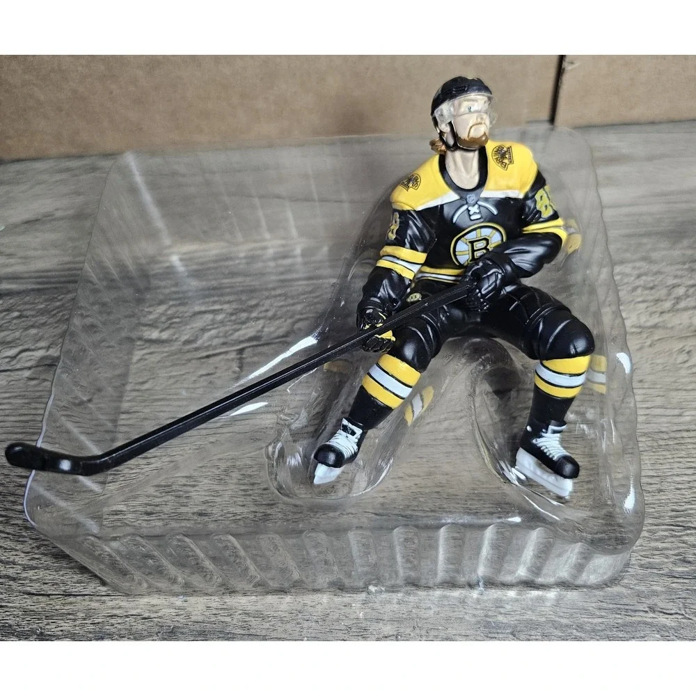 Hallmark Keepsake Christmas Ornament David Pastrnak Boston Bruins 2022 NIB